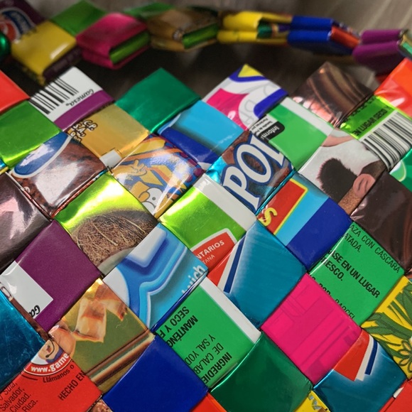 Handmade Wrapper Handbag - Picture 5 of 12